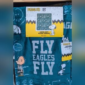 Philadelphia Eagles And Snoopy "Fly Eagles Fly" Super Soft Throw Blanket
